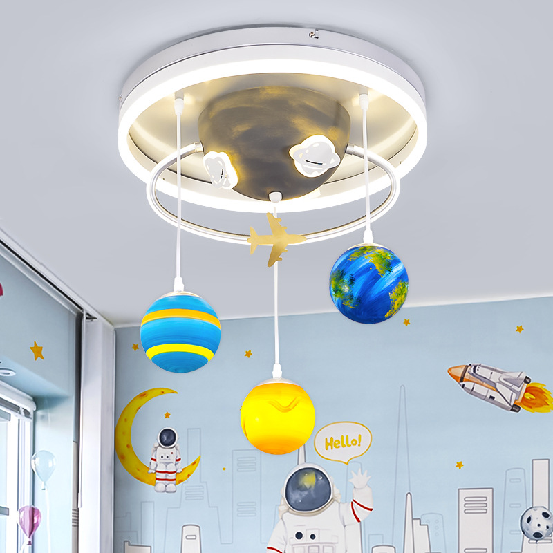 现代简约地球仪吸顶灯男孩卧室创意太空宇宙儿童房间卡通火箭飞机
