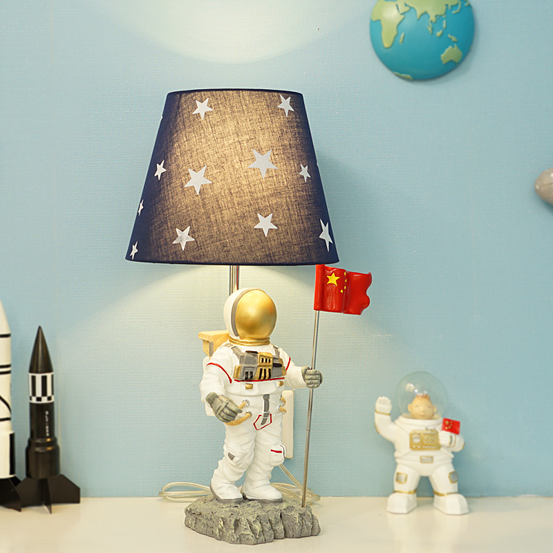 北欧宇航员太空人台灯美式现代儿童卧室房间卡通床头灯具个性创意