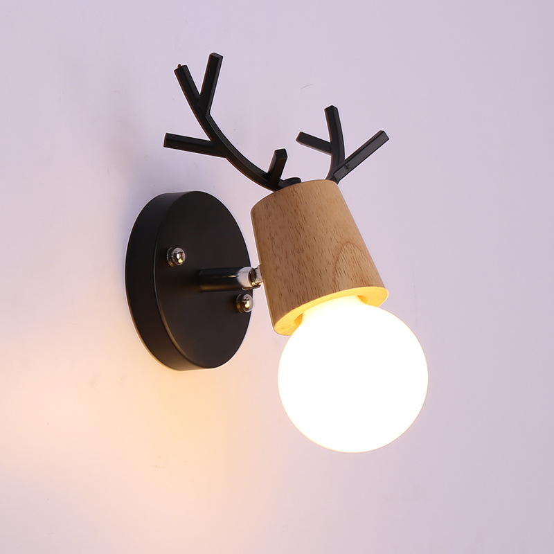 北欧创意款小鹿实木铁艺壁灯镜前灯电视墙儿童房卧室床头LED壁灯